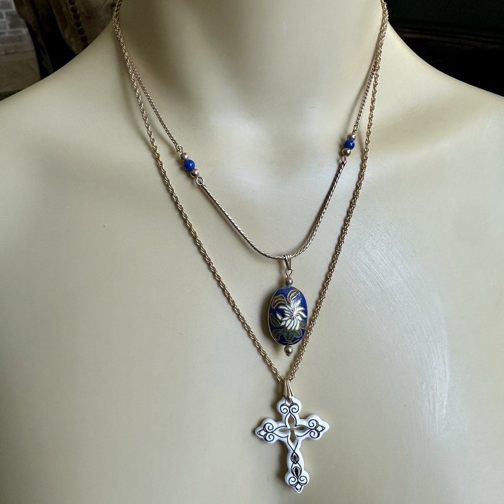Vintage 2 Pendant Necklaces Avon Cross Cloisonné Enamel Floral Gold‎ Tone